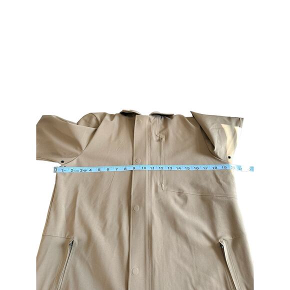 Lululemon Men’s Casual Khaki Drivers Coat Small Water Repellent Outdoor Casual - Picture 10 of 12
